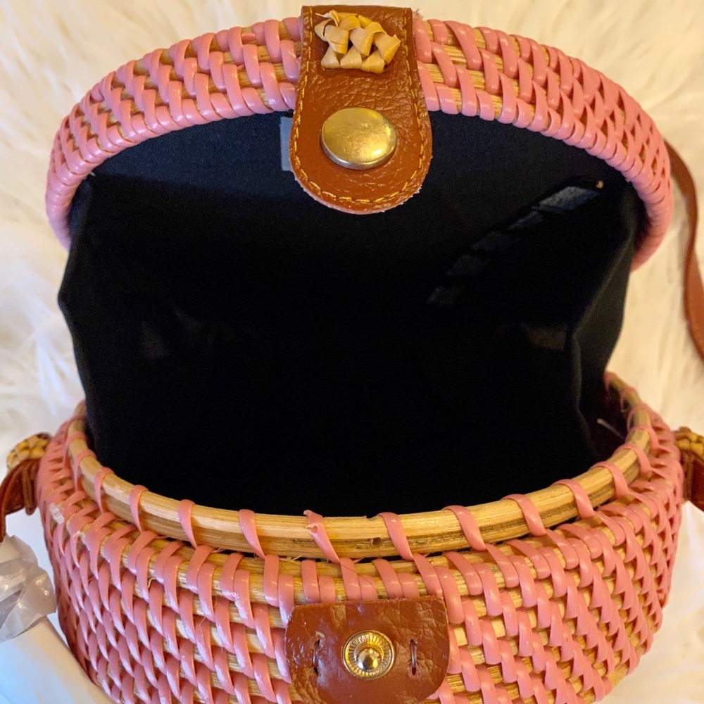 ASOS Design Structured Rattan Circle Bag - Picture 6 of 6